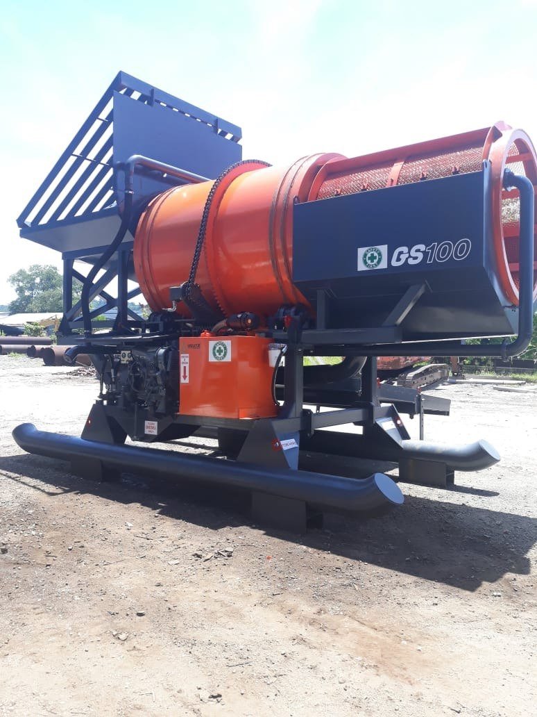 GS200T track-mounted plant operating in a river bed
