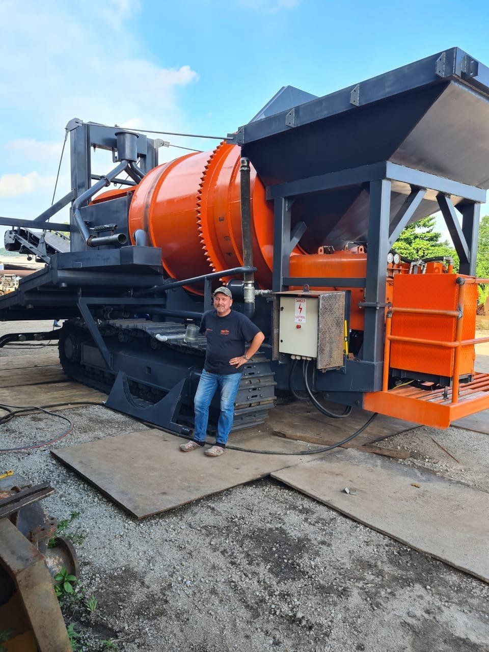 GS250T with engineer for scale